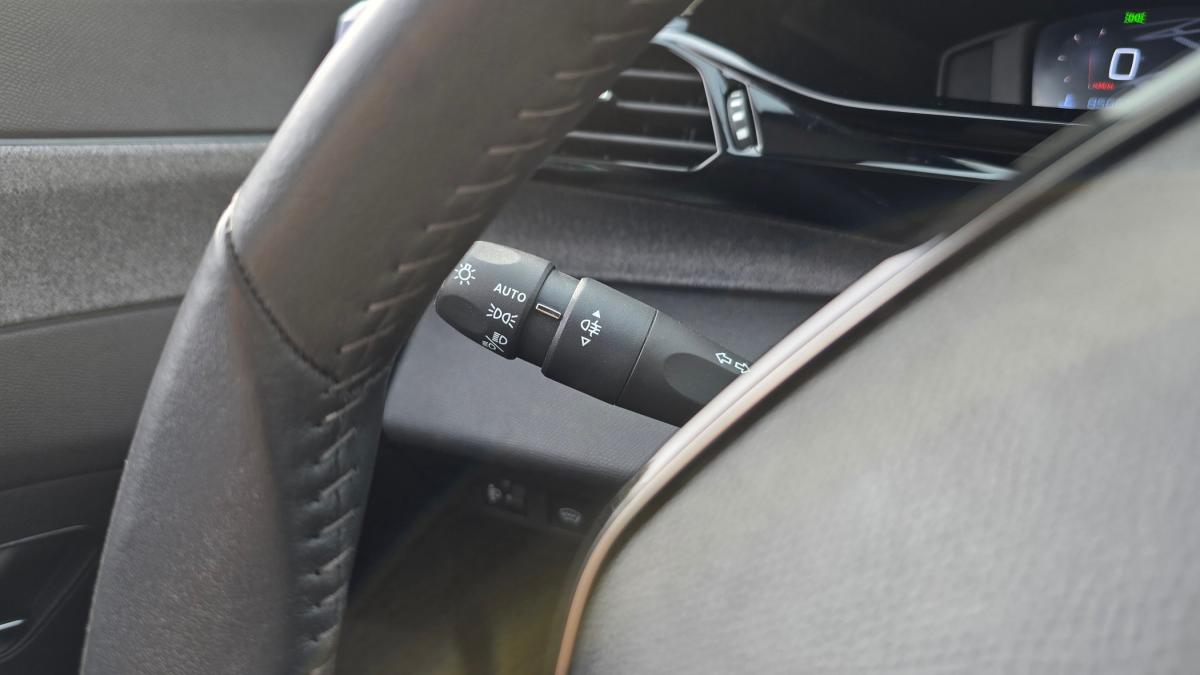 peugeot-308-sw-2022-diesel-1499cc