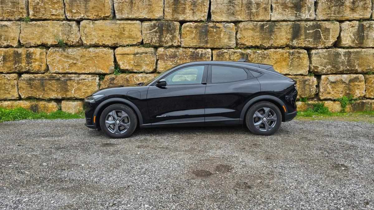 ford-mustang-2022-eletrico-0cc