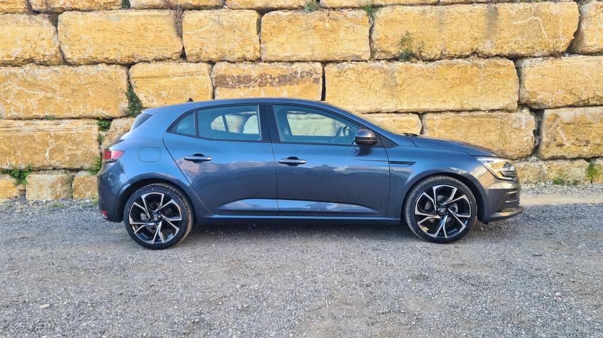 renault-megane-2022-diesel-1461cc