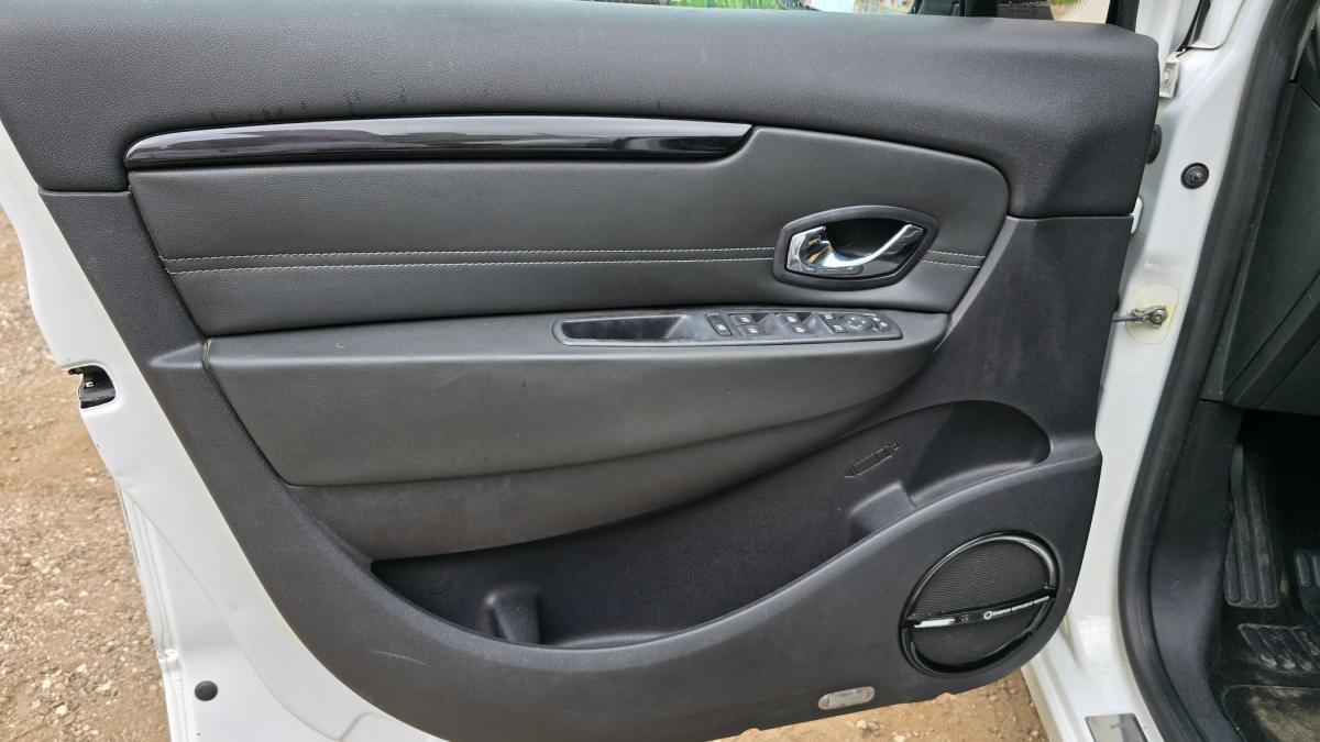 renault-grand-scenic-2012-diesel-1598cc