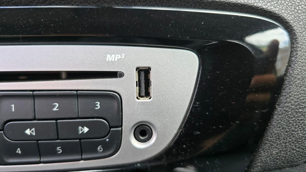 renault-grand-scenic-2012-diesel-1598cc