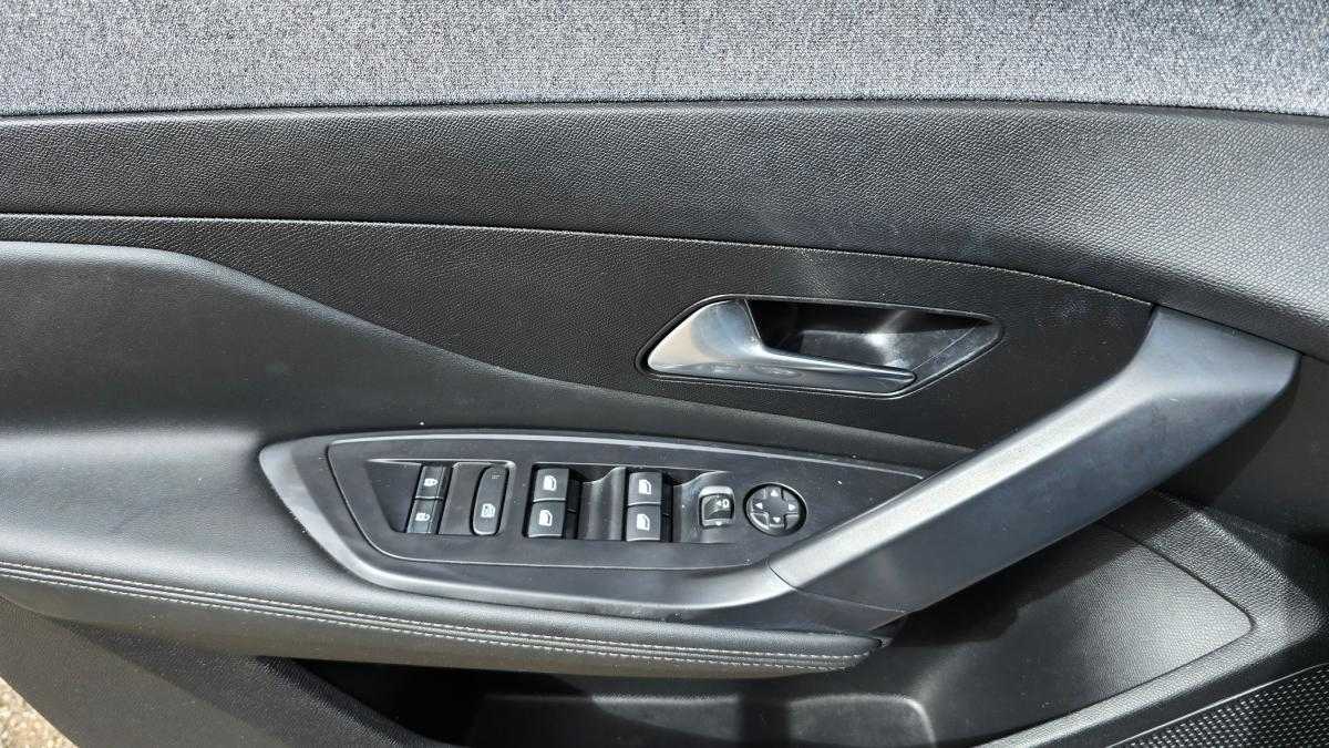peugeot-308-sw-2022-diesel-1499cc