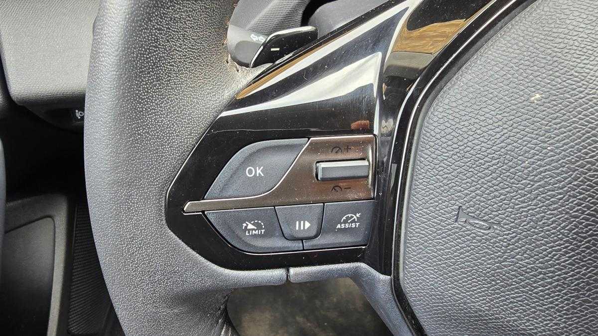 peugeot-308-sw-2022-diesel-1499cc