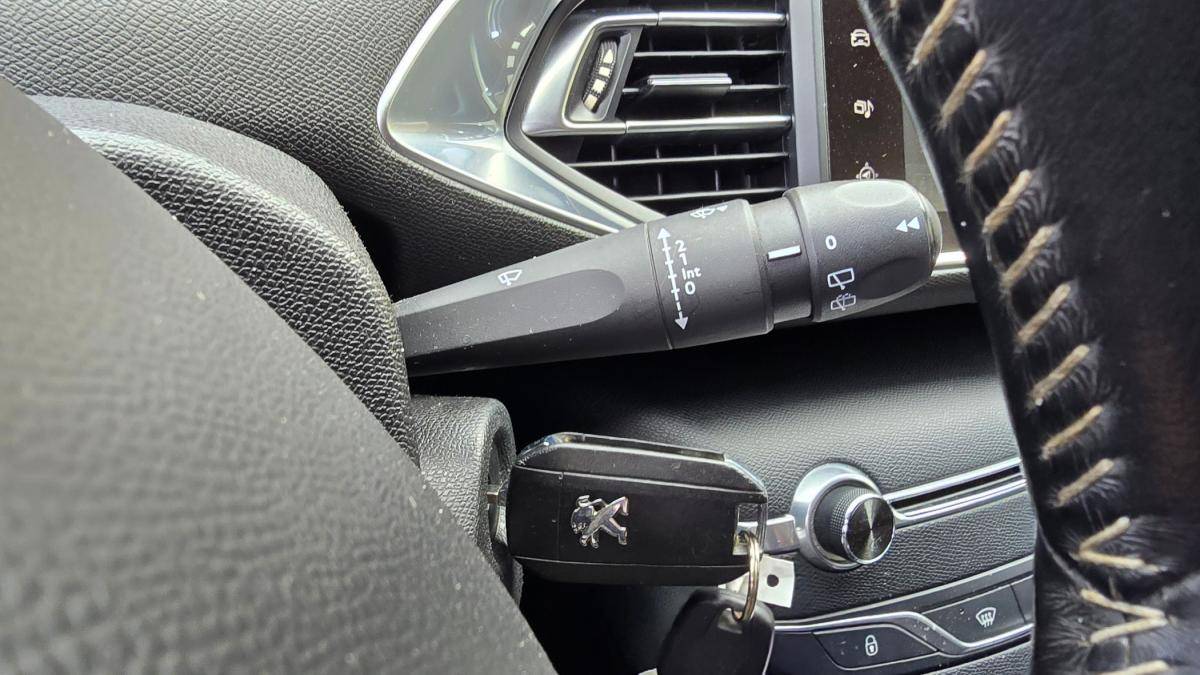 peugeot-308-sw-2016-diesel-1560cc