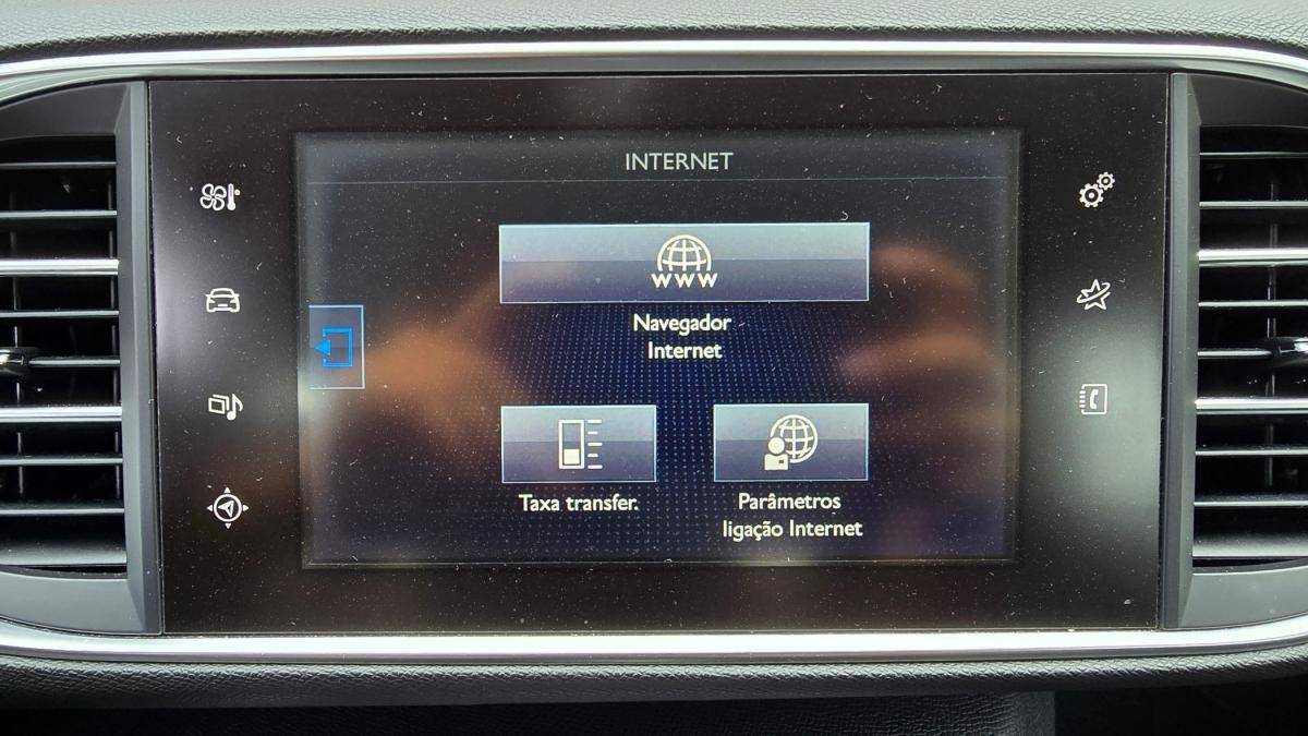 peugeot-308-sw-2016-diesel-1560cc