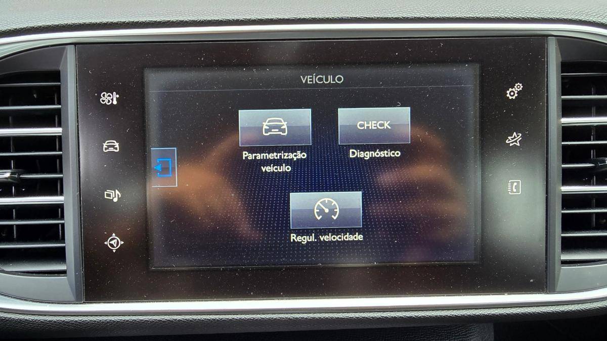 peugeot-308-sw-2016-diesel-1560cc