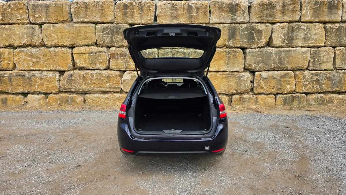peugeot-308-sw-2016-diesel-1560cc