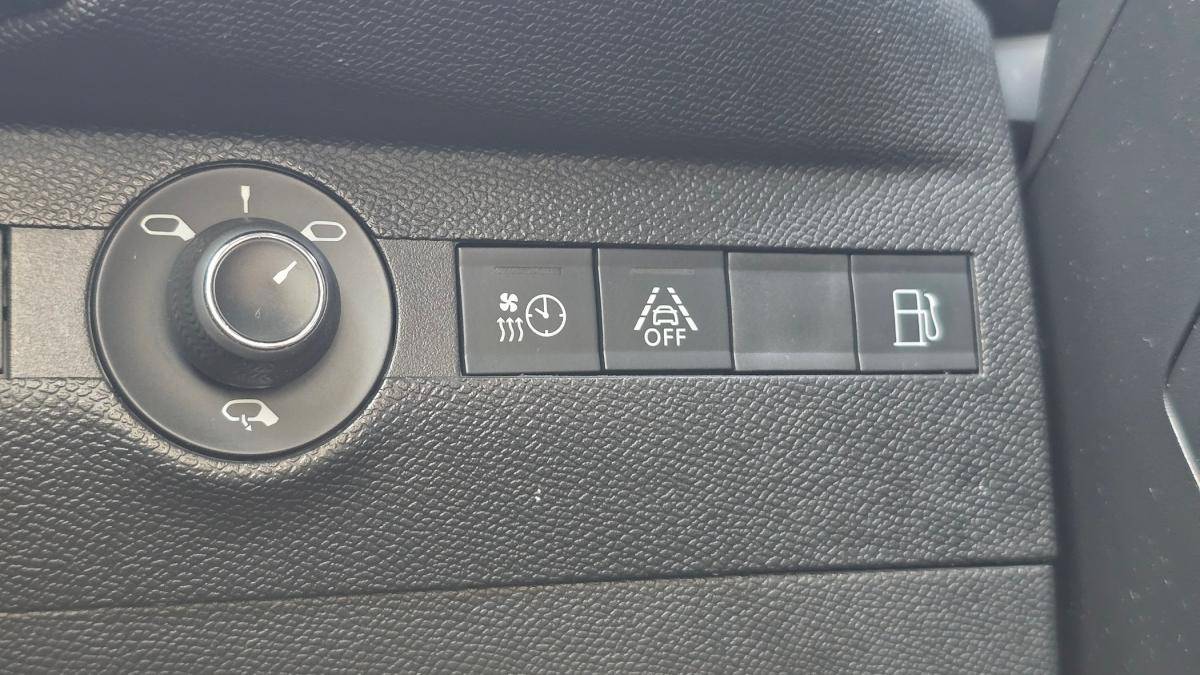 ds-ds-7-crossback-2022-hibrido-a-gasolina-1598cc