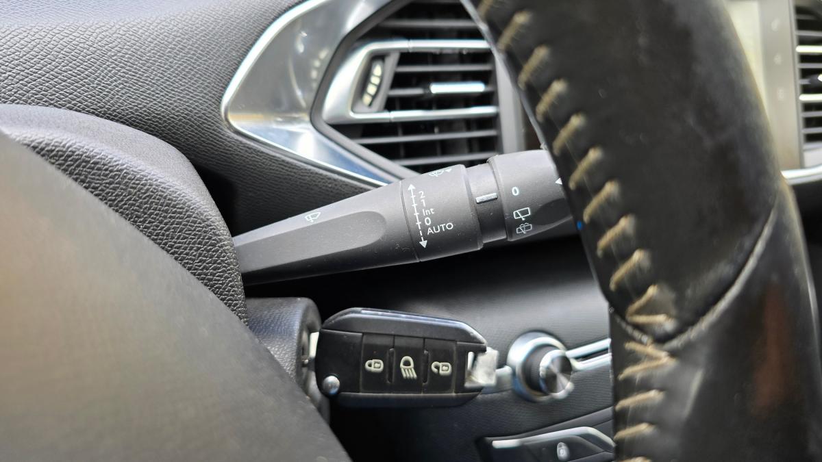 peugeot-308-sw-2014-diesel-1560cc