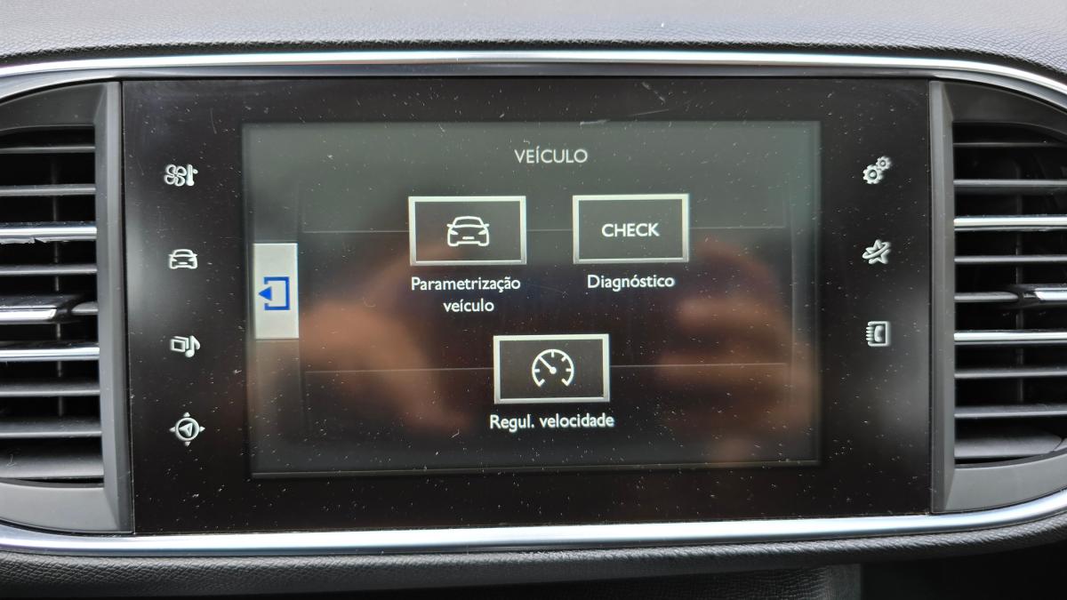 peugeot-308-sw-2014-diesel-1560cc