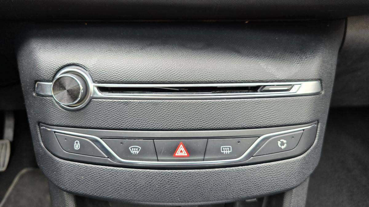 peugeot-308-sw-2014-diesel-1560cc