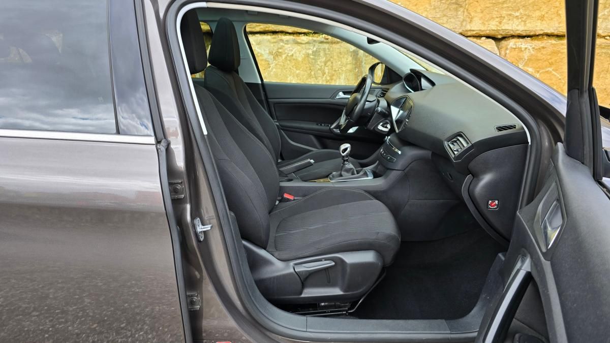 peugeot-308-sw-2014-diesel-1560cc