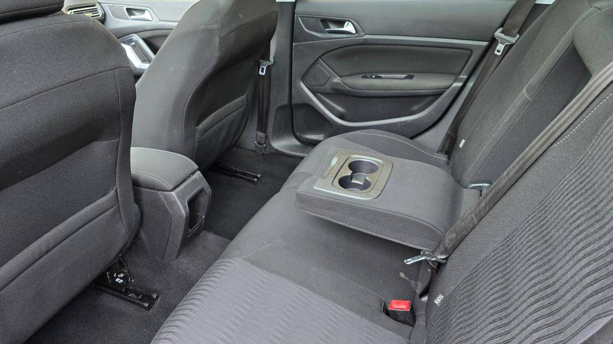 peugeot-308-sw-2014-diesel-1560cc