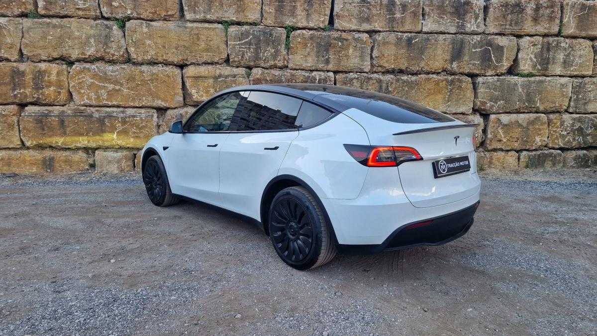 tesla-model-y-2023-eletrico-500cc