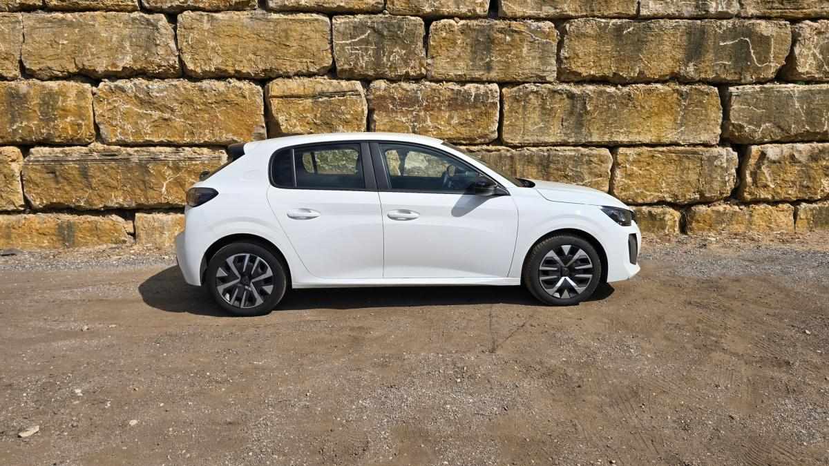 peugeot-208-2024-gasolina-1199cc
