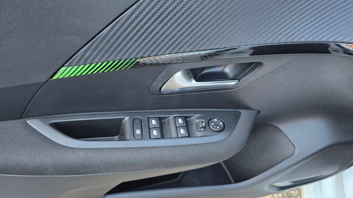 peugeot-208-2024-gasolina-1199cc