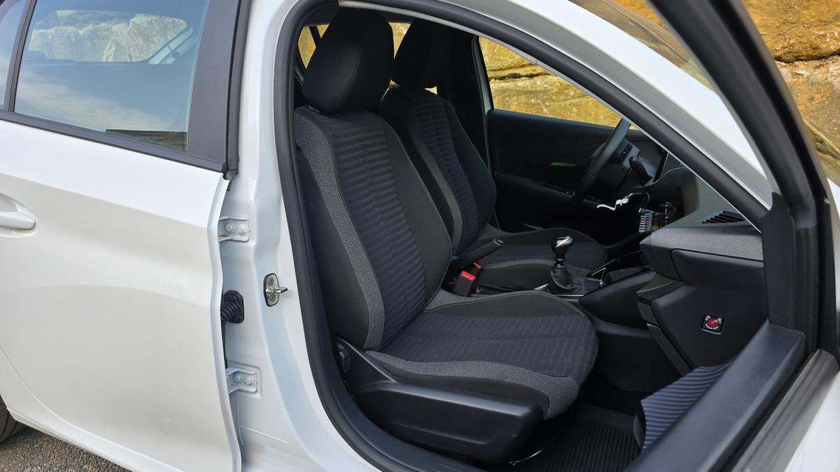 peugeot-208-2024-gasolina-1199cc