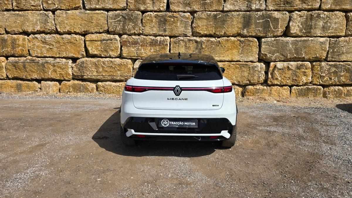renault-megane-e-tech-2023-eletrico-0cc