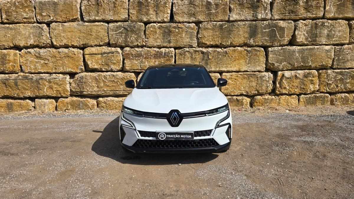 renault-megane-e-tech-2023-eletrico-0cc