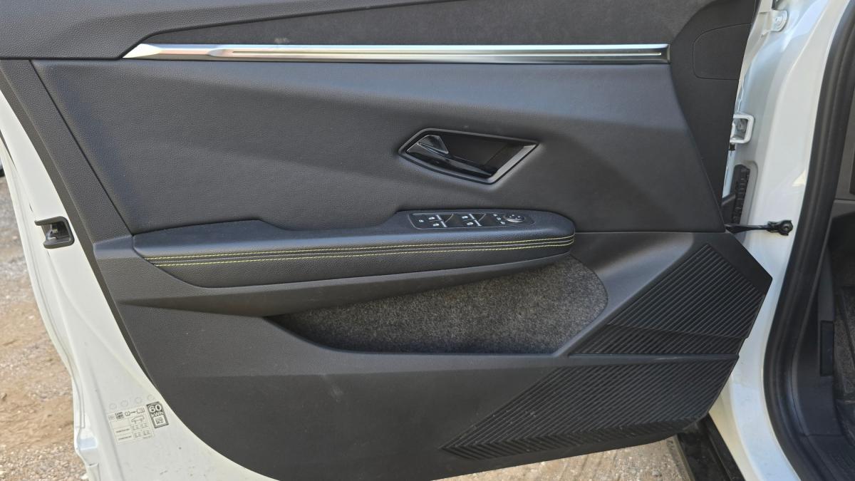 renault-megane-e-tech-2023-eletrico-0cc