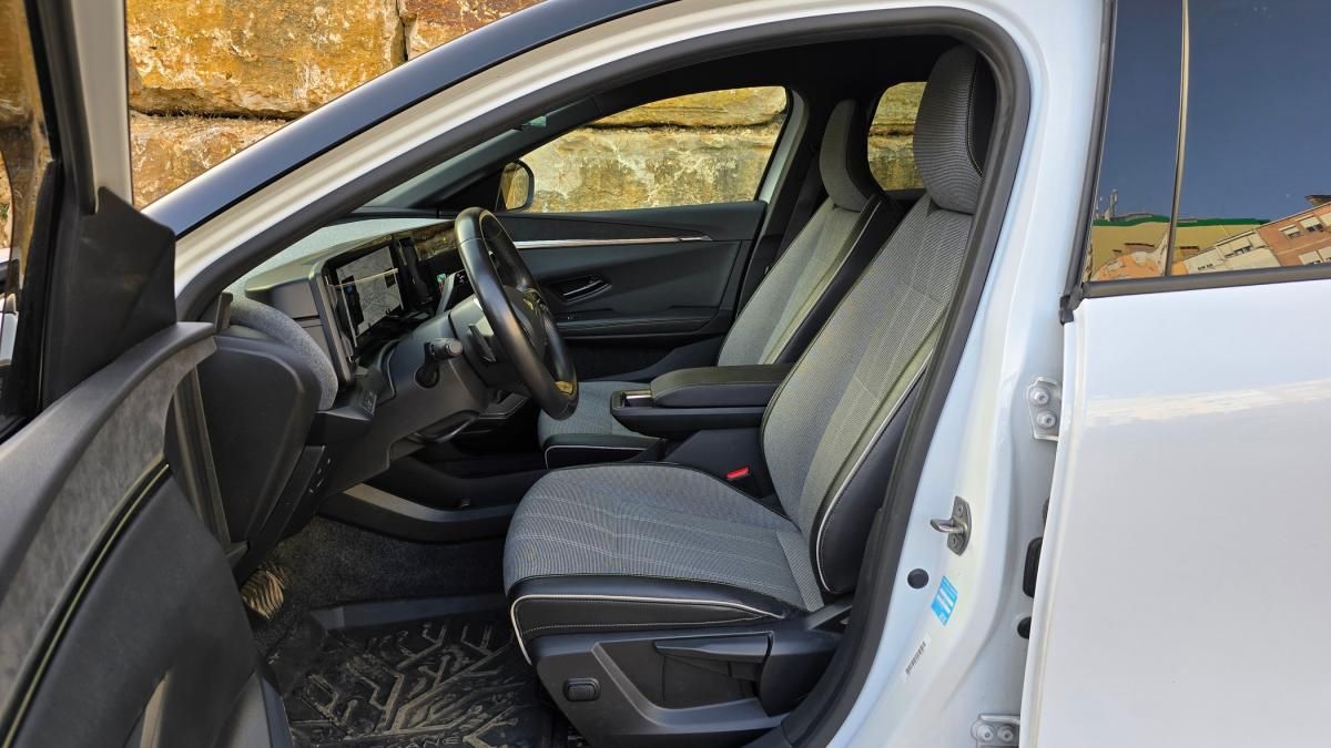 renault-megane-e-tech-2023-eletrico-0cc