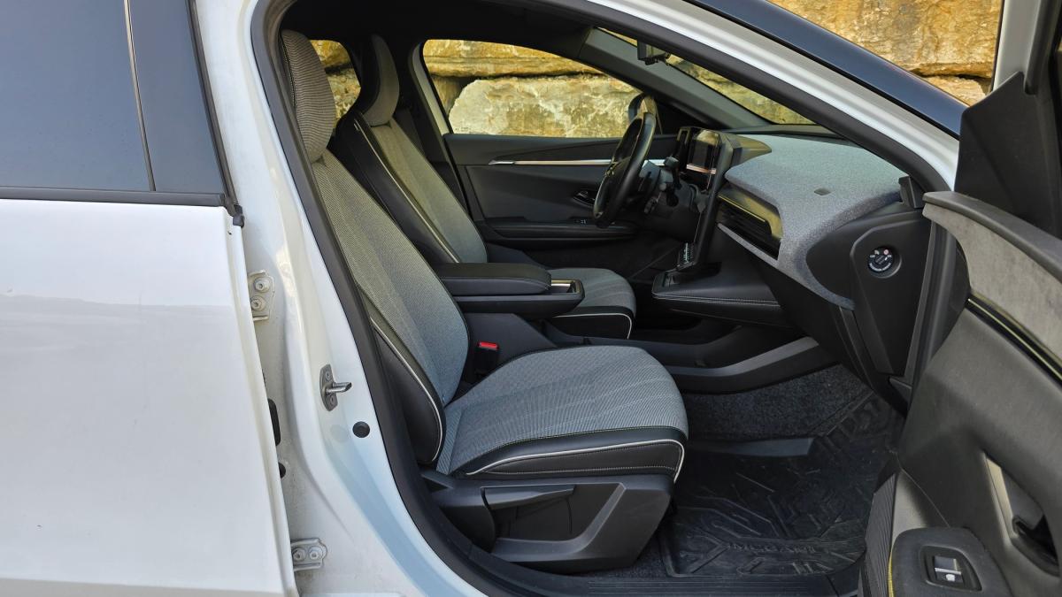 renault-megane-e-tech-2023-eletrico-0cc