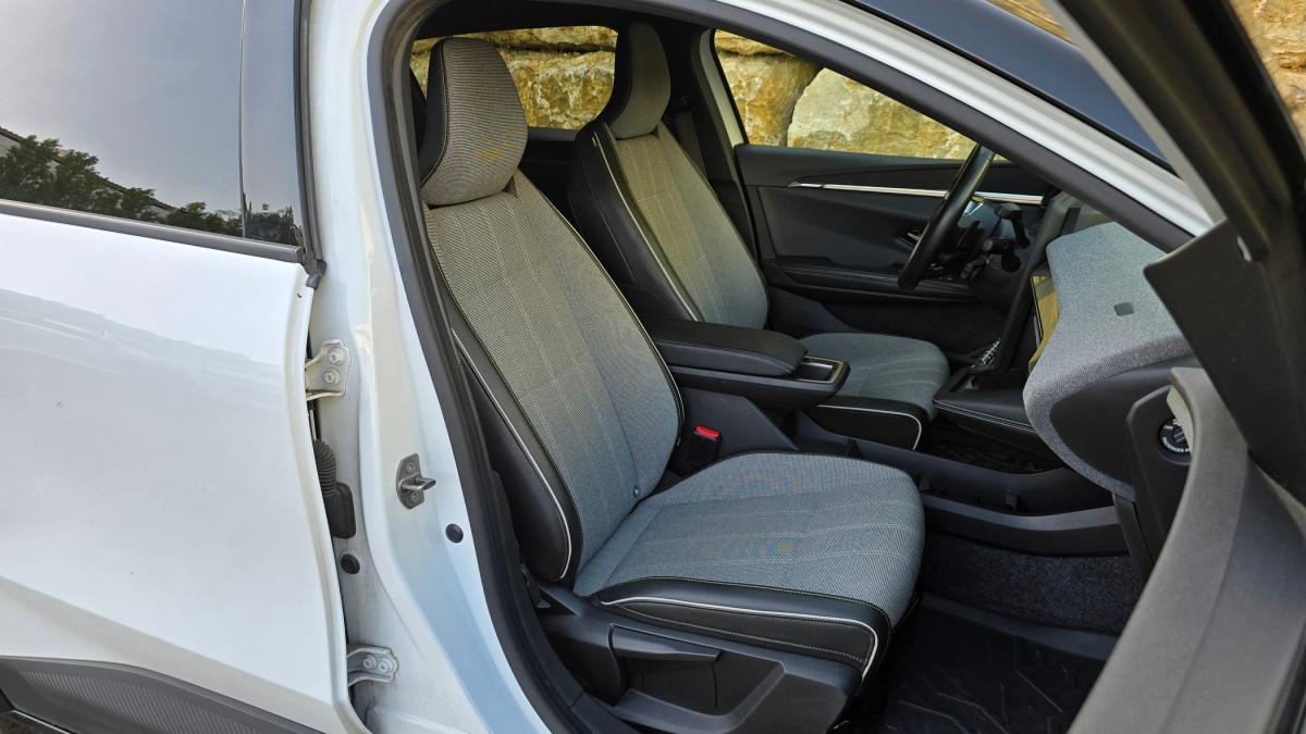 renault-megane-e-tech-2023-eletrico-0cc