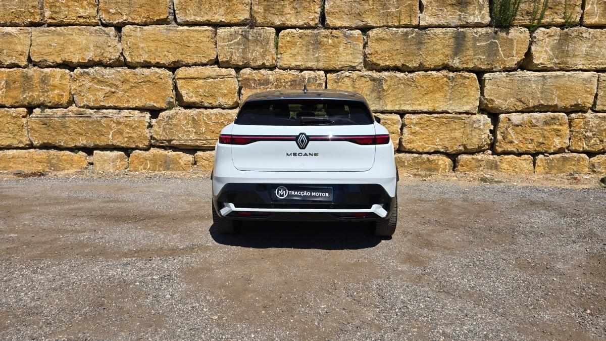 renault-megane-e-tech-2023-eletrico-0cc