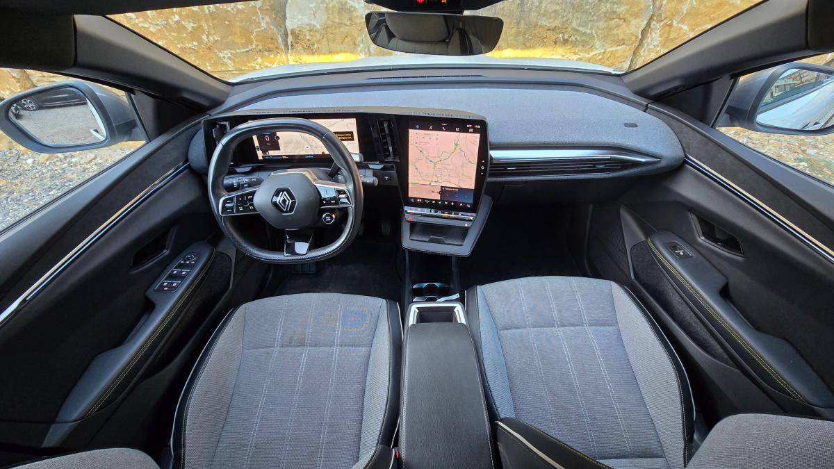 renault-megane-e-tech-2023-eletrico-0cc