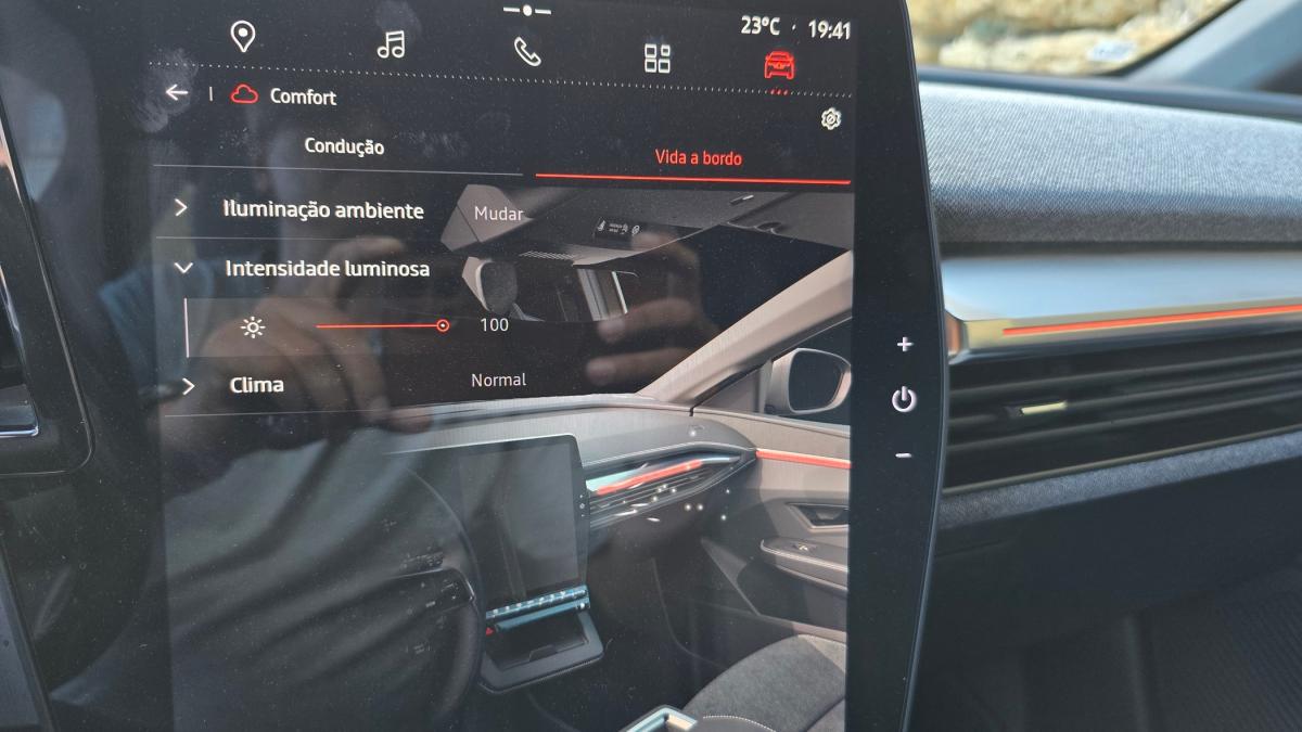 renault-megane-e-tech-2023-eletrico-0cc