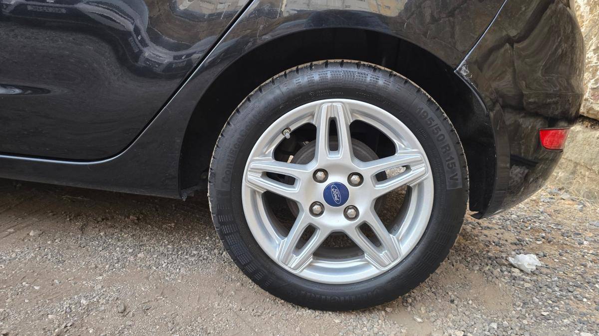ford-fiesta-2015-gasolina-1499cc
