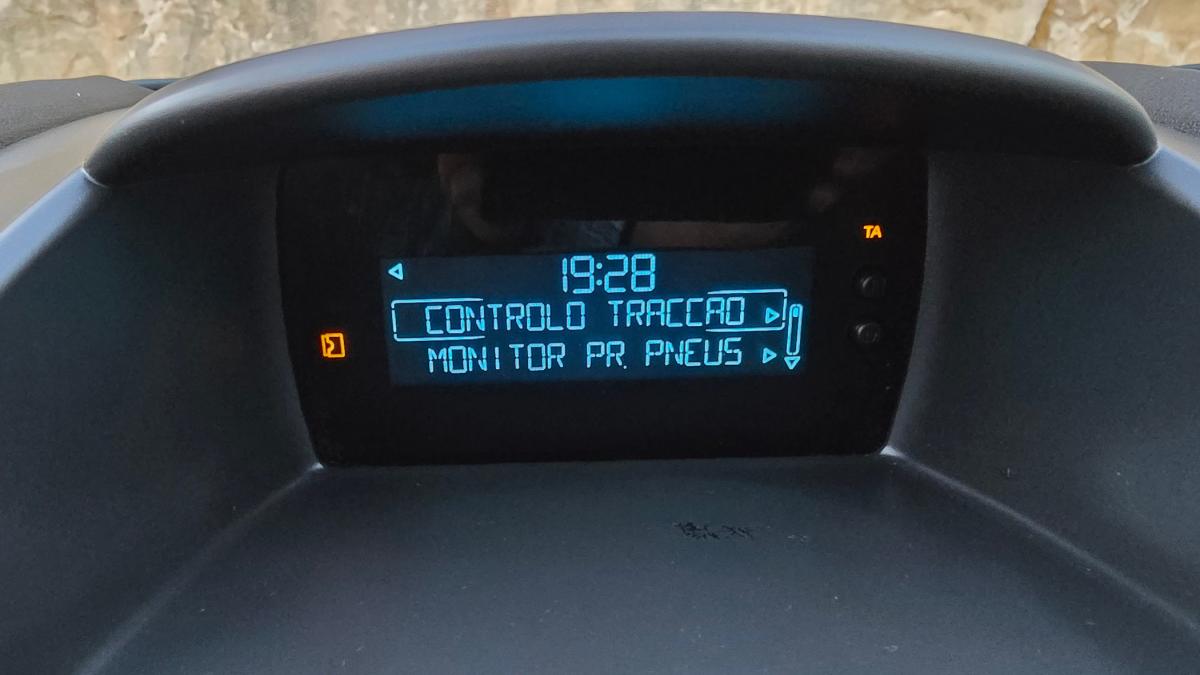 ford-fiesta-2015-gasolina-1499cc