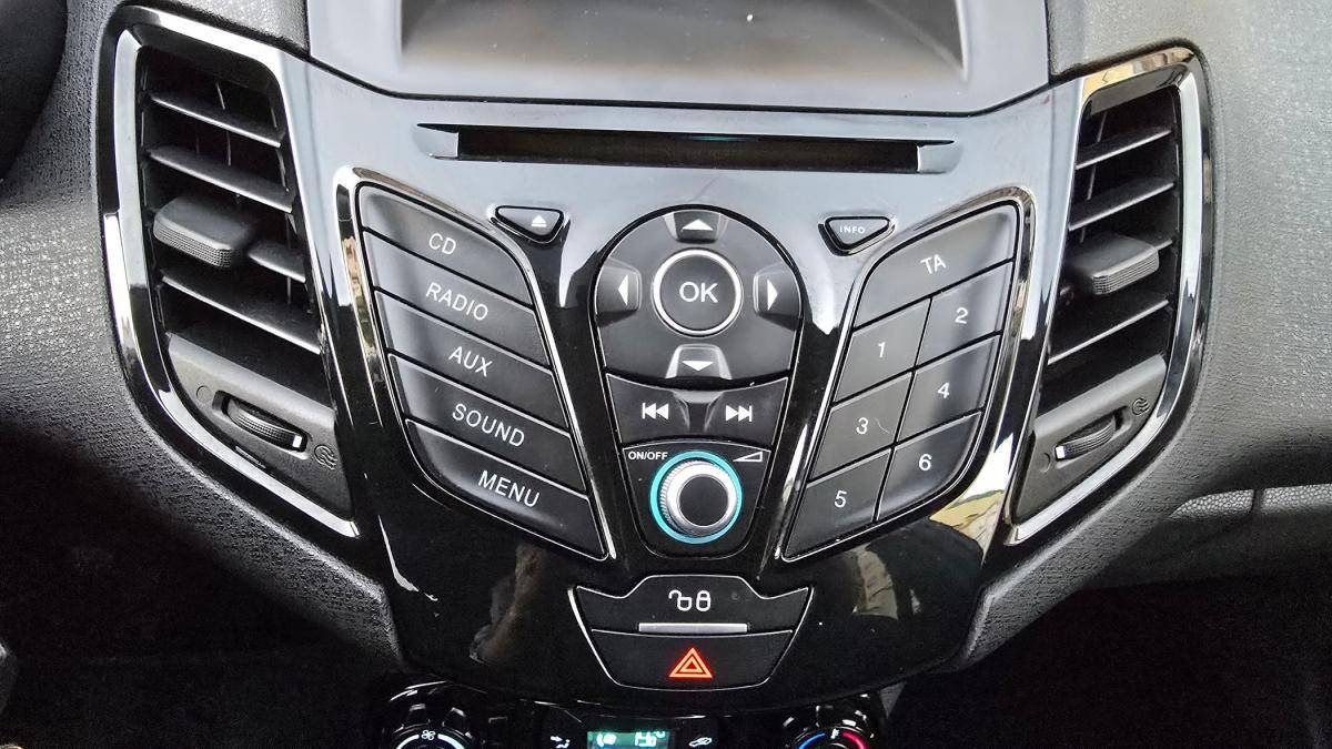 ford-fiesta-2015-gasolina-1499cc