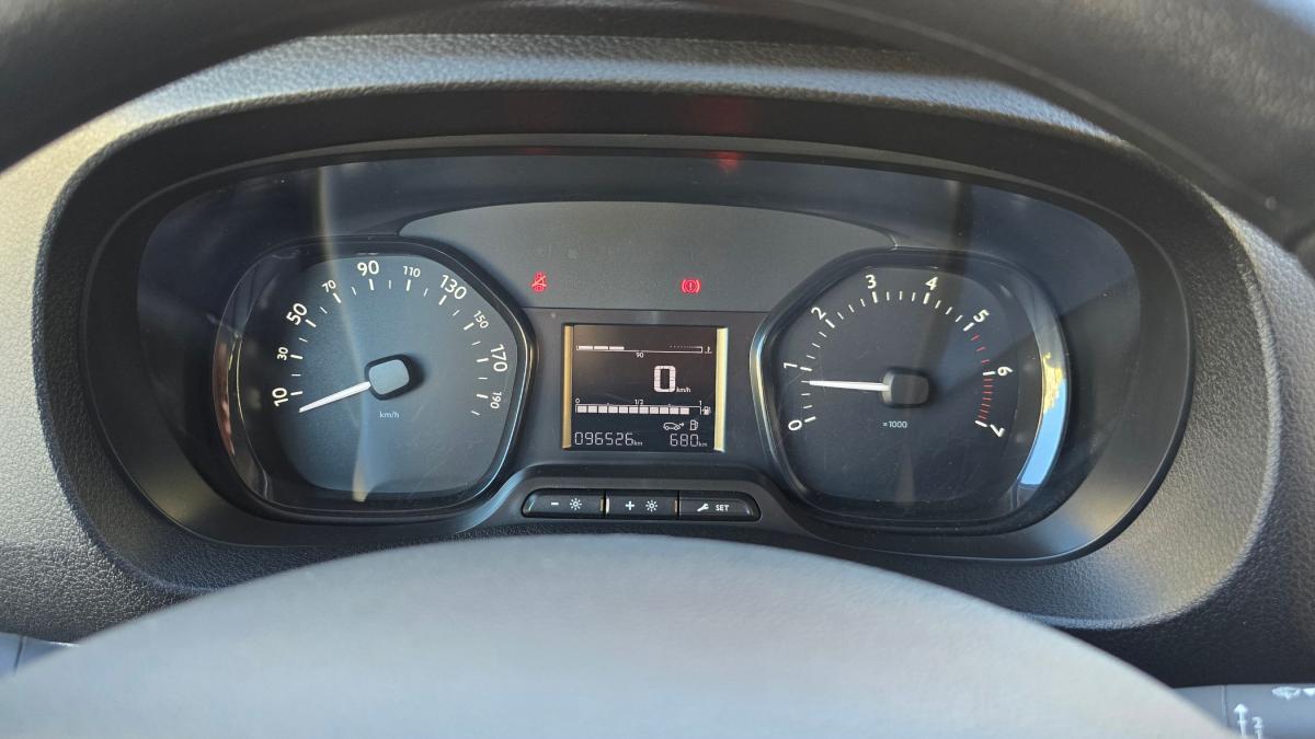citroen-jumpy-2019-diesel-1499cc
