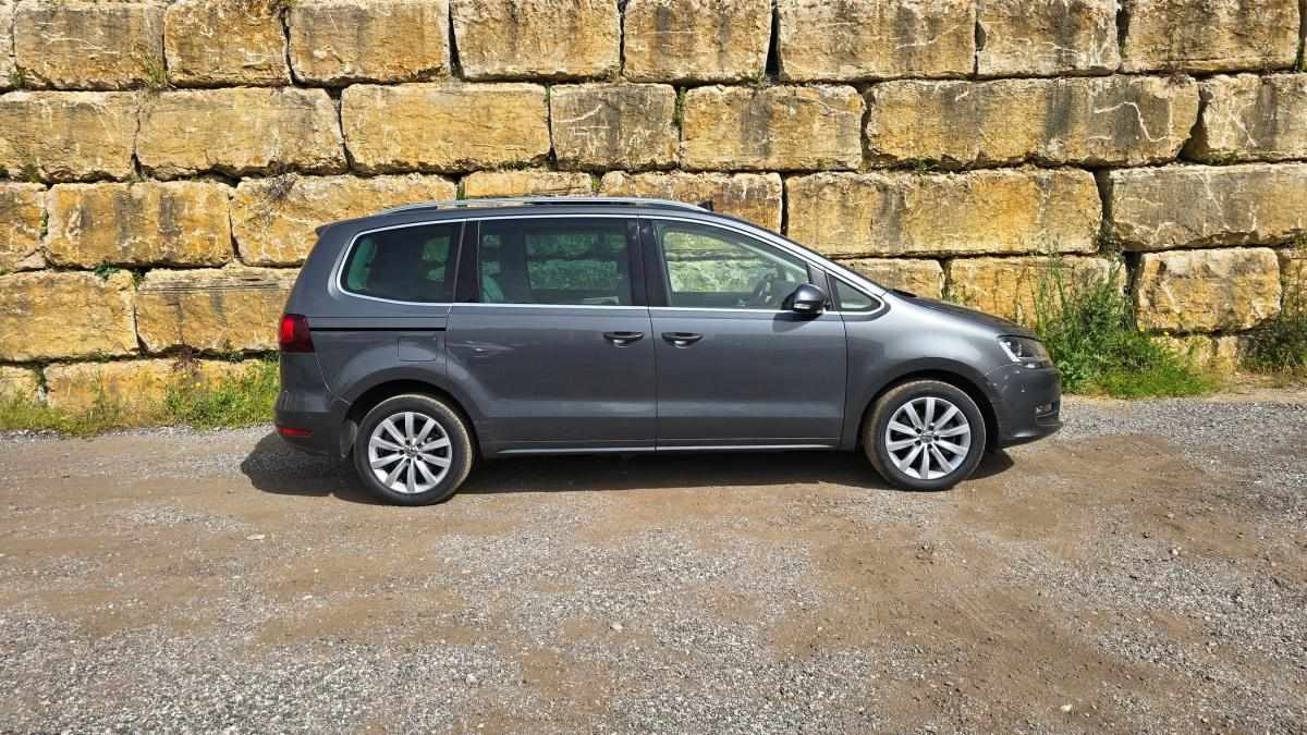 volkswagen-sharan-2017-diesel-1968cc