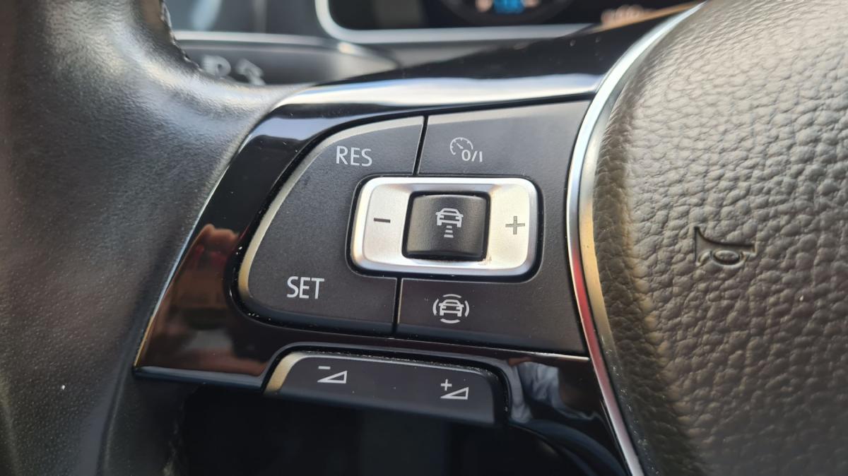 volkswagen-golf-2018-eletrico-500cc