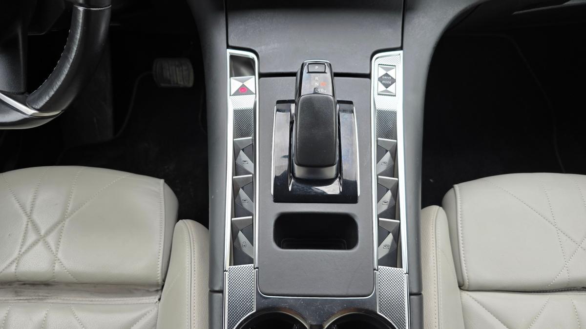 ds-ds-7-crossback-2022-hibrido-a-gasolina-1598cc