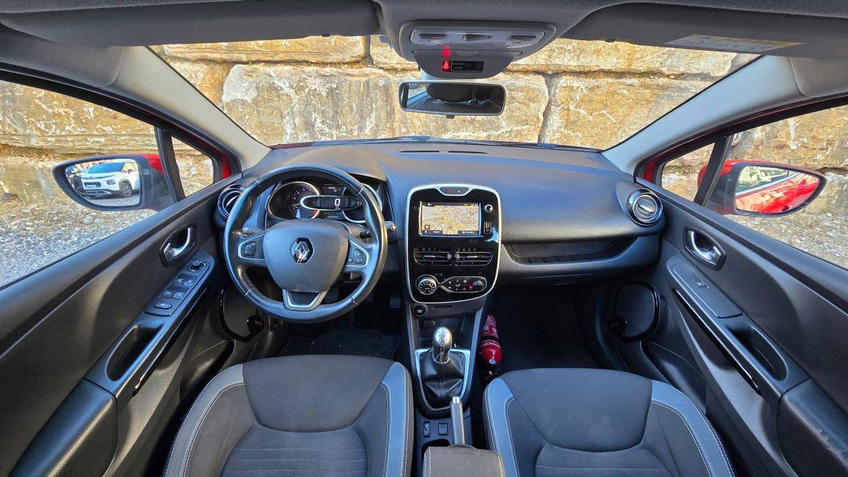renault-clio-sport-tourer-2016-diesel-1461cc