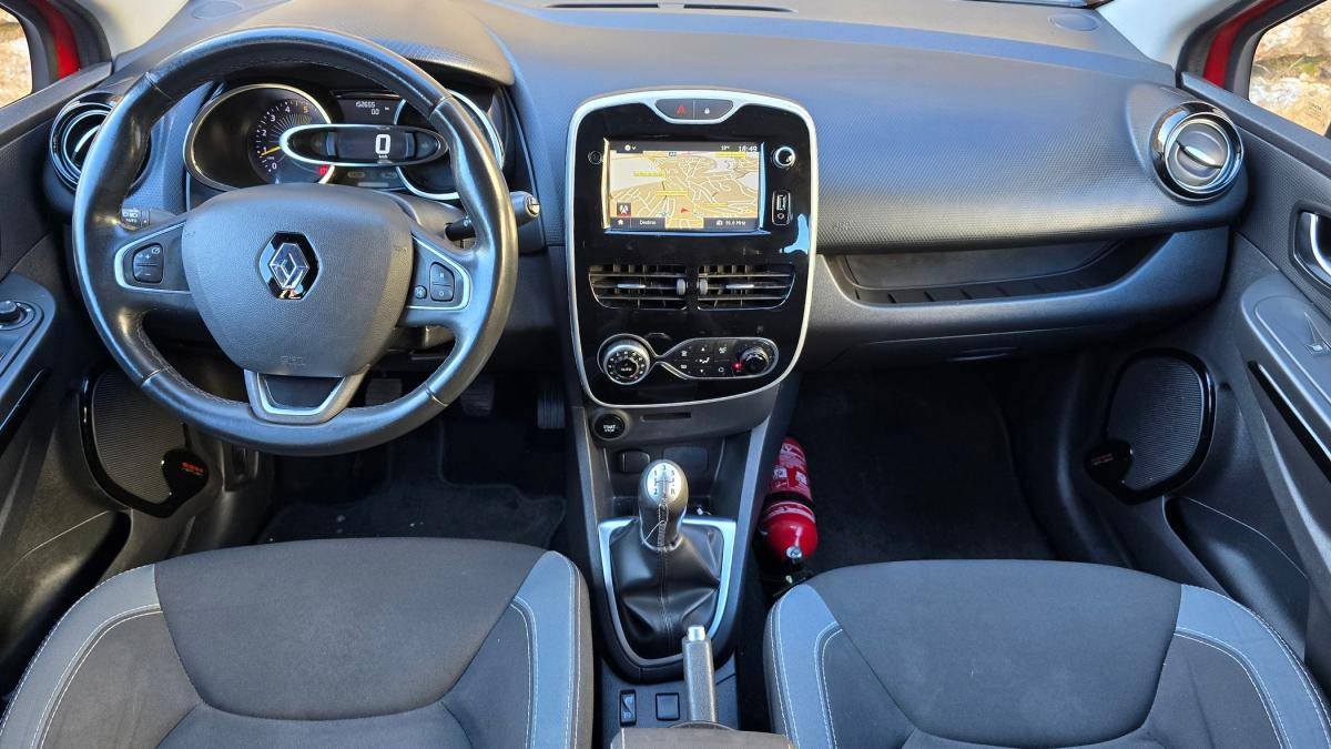 renault-clio-sport-tourer-2016-diesel-1461cc