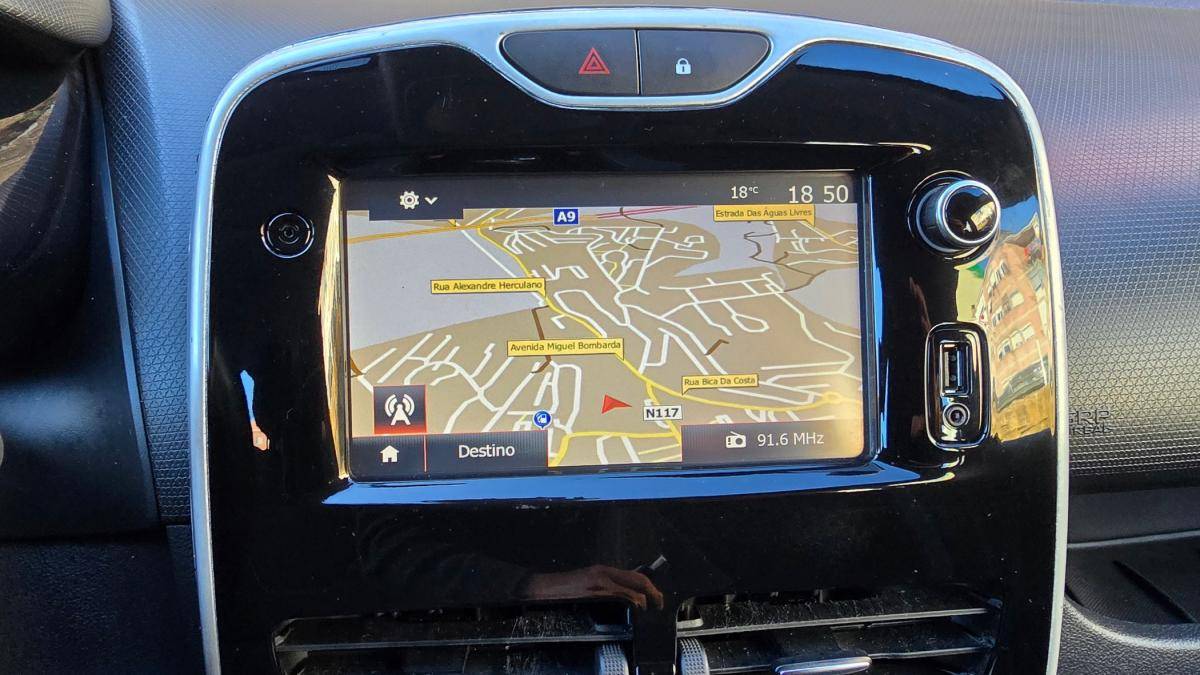 renault-clio-sport-tourer-2016-diesel-1461cc
