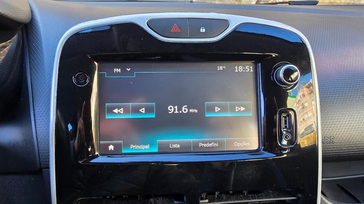 renault-clio-sport-tourer-2016-diesel-1461cc