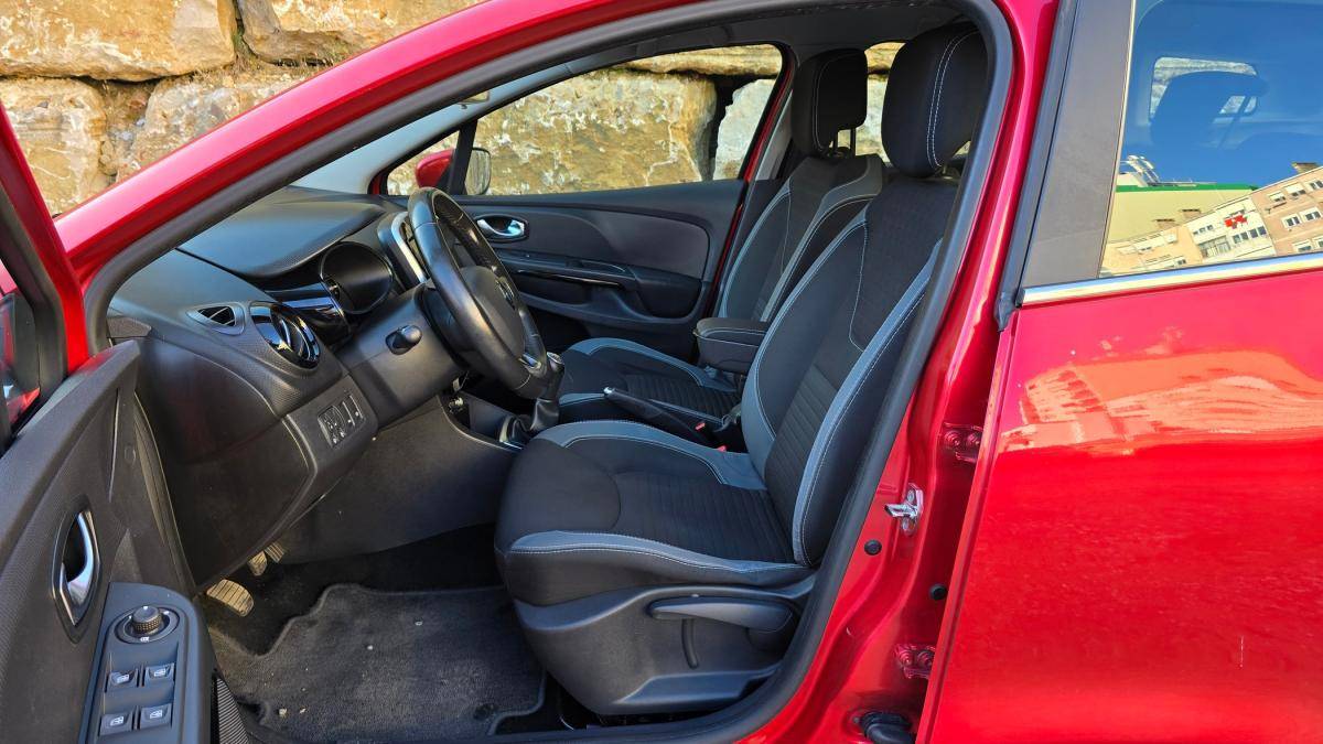 renault-clio-sport-tourer-2016-diesel-1461cc