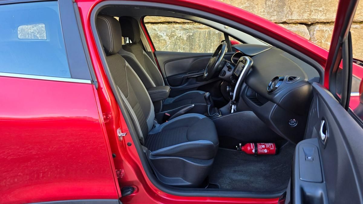 renault-clio-sport-tourer-2016-diesel-1461cc
