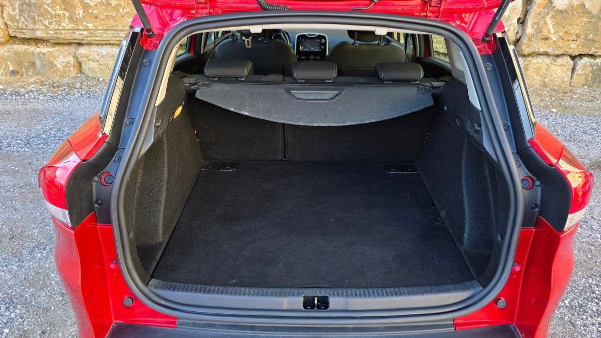 renault-clio-sport-tourer-2016-diesel-1461cc