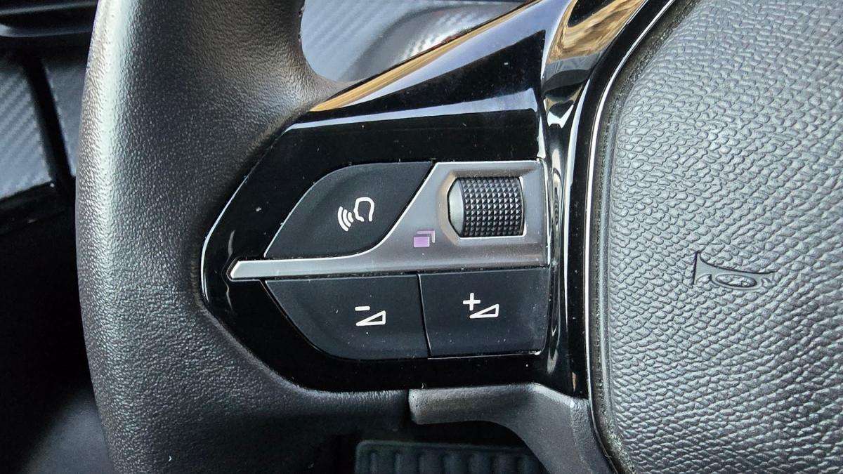 peugeot-208-2024-gasolina-1199cc
