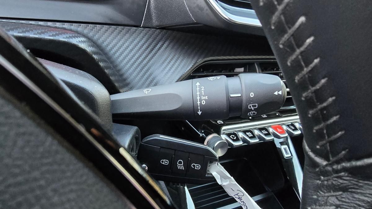 peugeot-208-2024-gasolina-1199cc