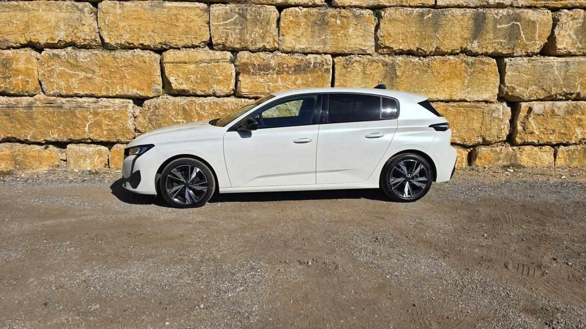 peugeot-308-2022-diesel-1499cc