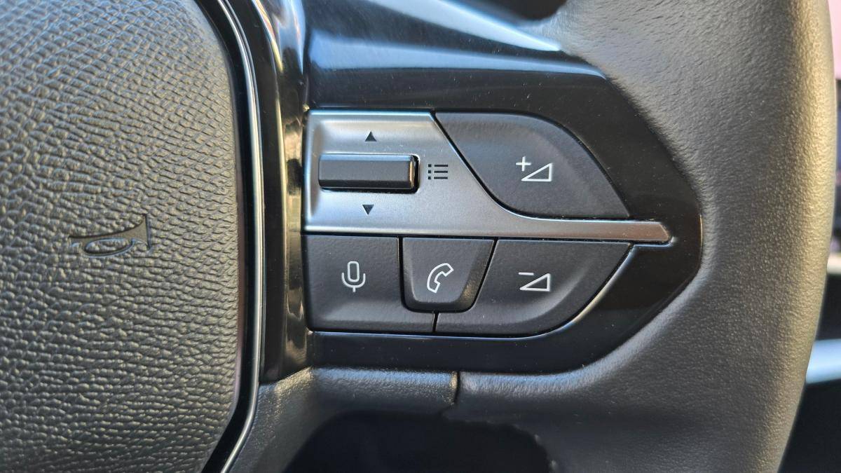 peugeot-308-2022-diesel-1499cc