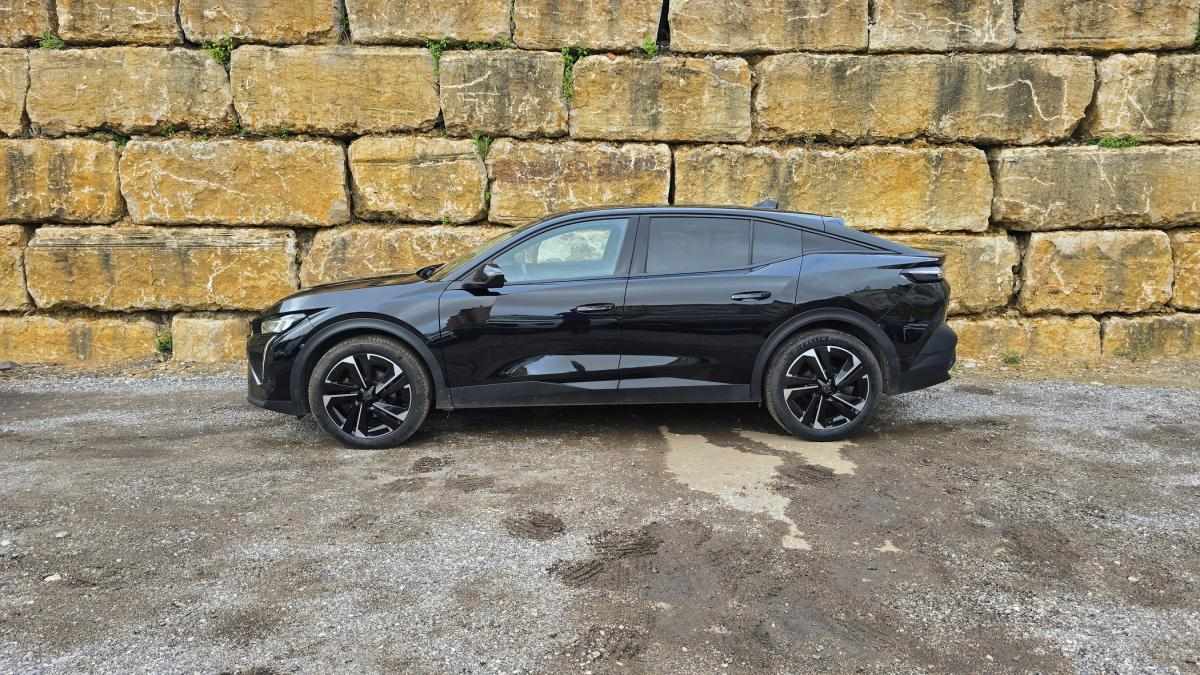 peugeot-408-2023-gasolina-1199cc