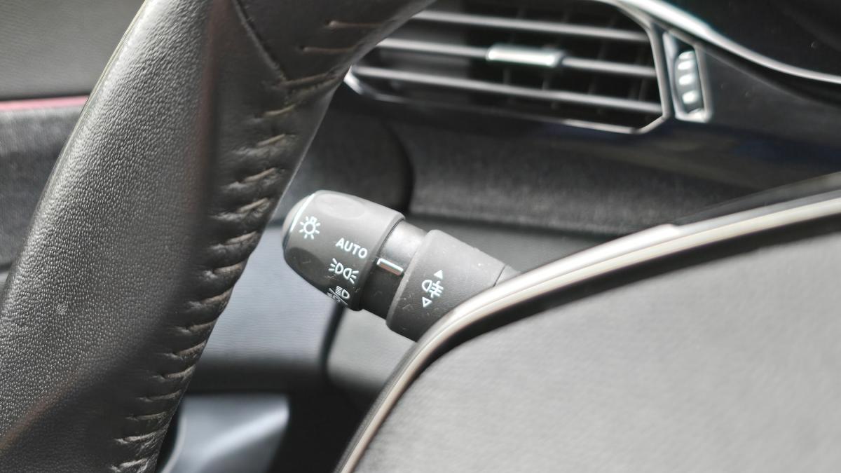 peugeot-408-2023-gasolina-1199cc